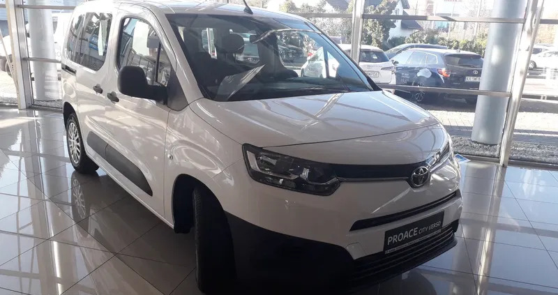 toyota proace city verso Toyota Proace City Verso cena 116300 przebieg: 3, rok produkcji 2023 z Brok